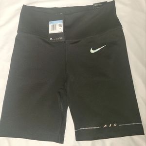 NEW Nike Women's One Iridescent Biker Shorts Black Size (Medium)